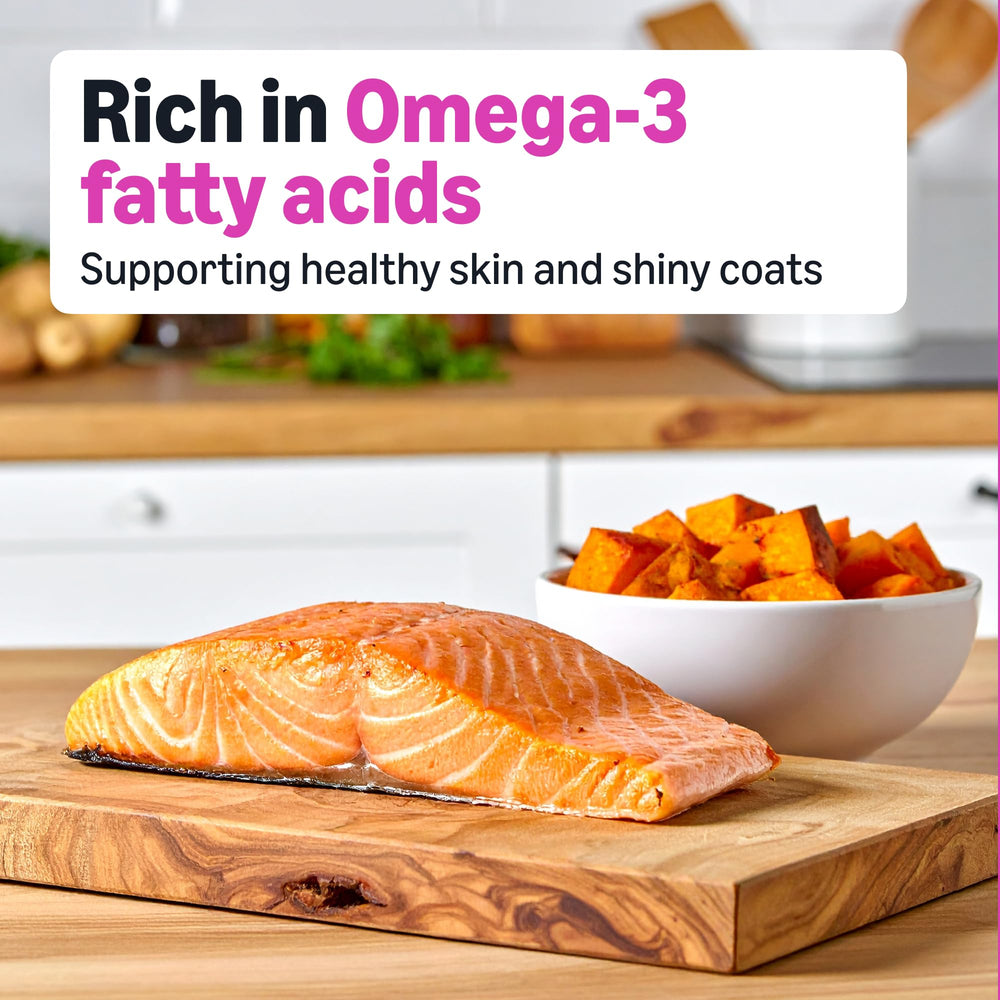 Amazon Basics Wild Alaskan Salmon Oil food-mix blends smoothly into meals.