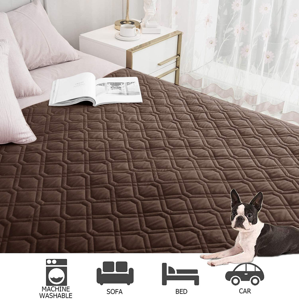 Ameritex machine washable pet blanket for easy cleaning after pets.