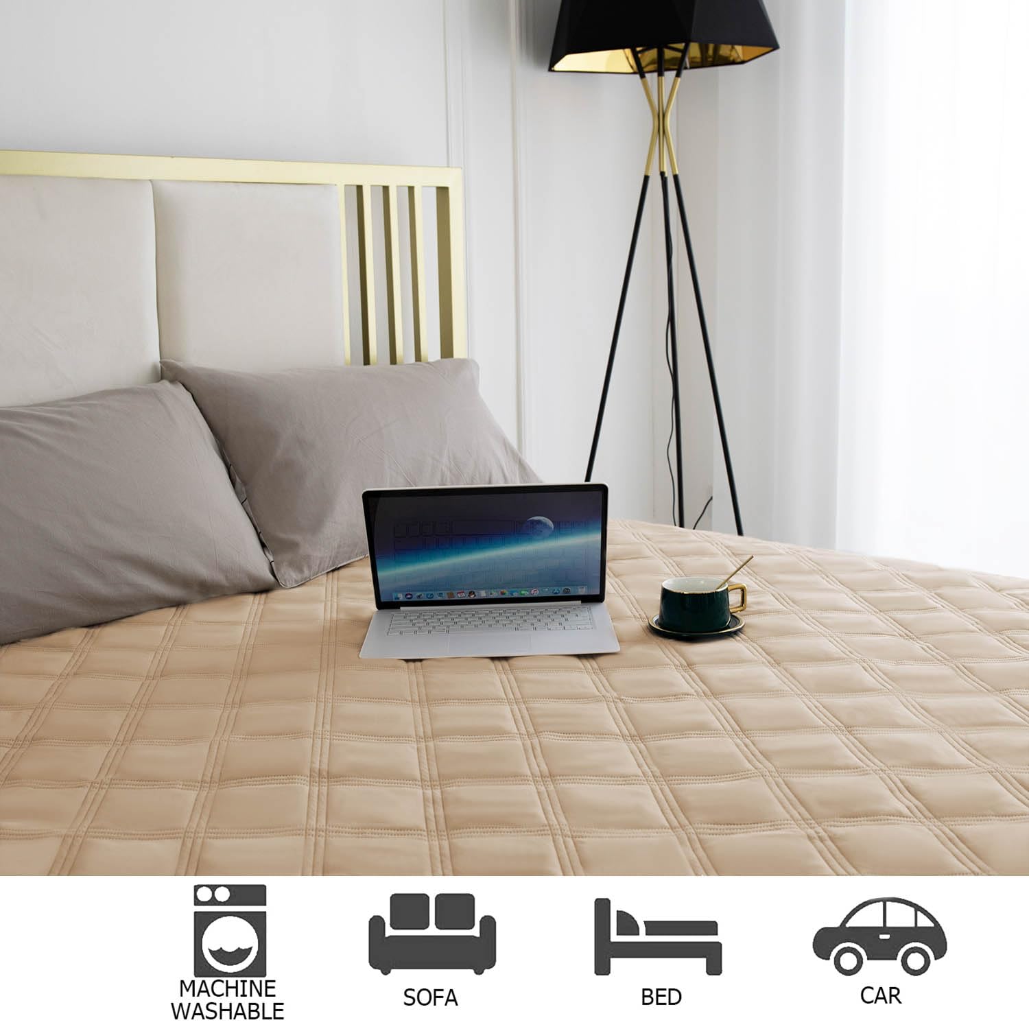 Ameritex odor-preventive pet blanket helps keep living spaces fresh.