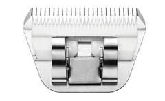 Andis ceramicEDGE Wide Blade 4FW side view highlights wide blade for efficient clipping.