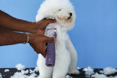 Andis eMERGE ergonomic design reduces hand strain during long sessions.