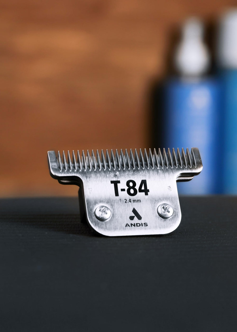 Andis UltraEdge T-84 smooth cutting action reduces snagging.