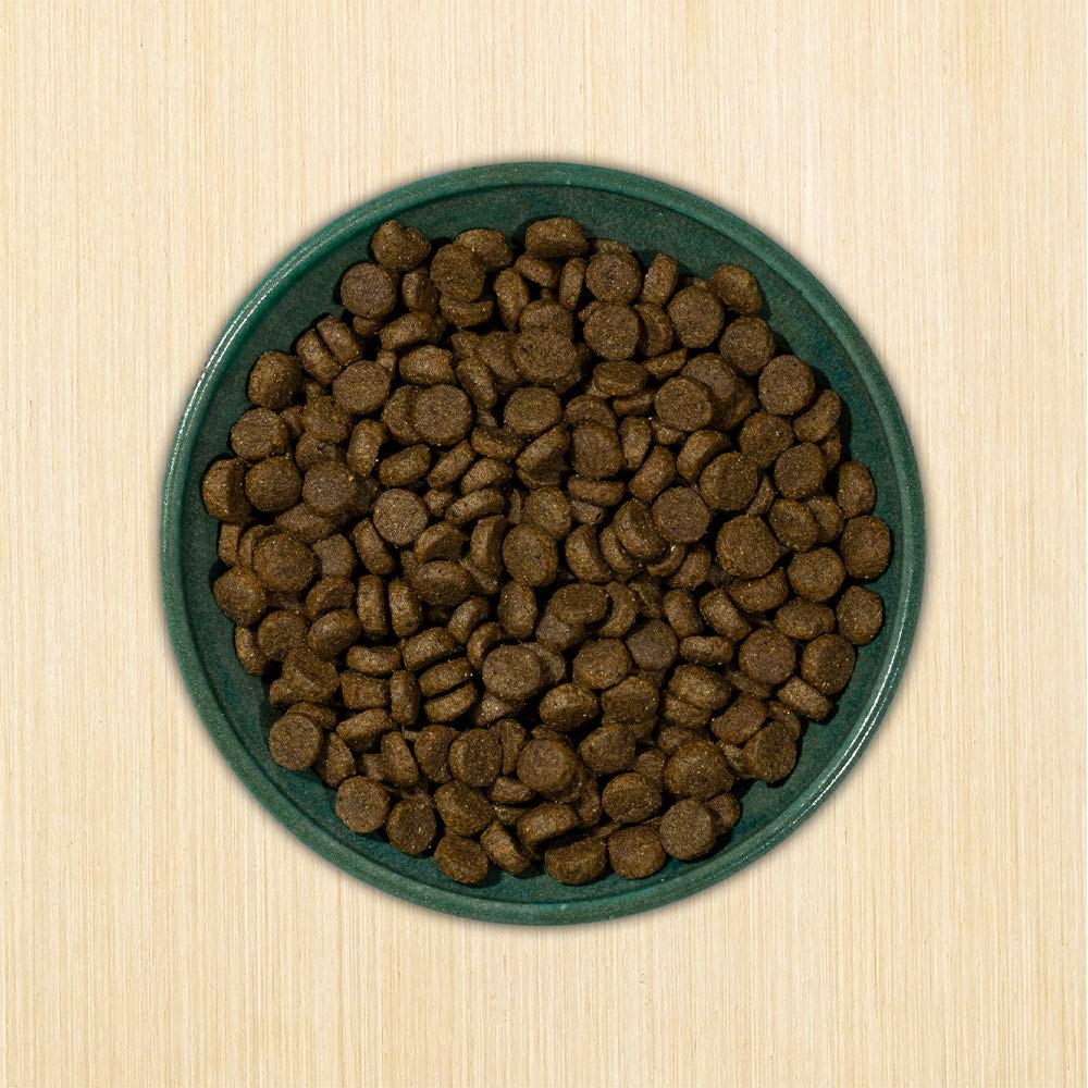 Annamaet Sustainable-packaging-bio-flex indicates eco-friendly packaging for pet owners.
