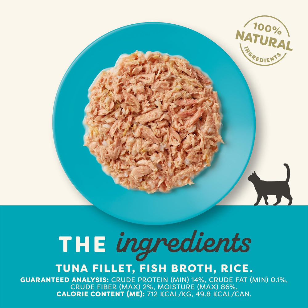 Close-up of tuna fillet in broth from Applaws natural wet cat food.