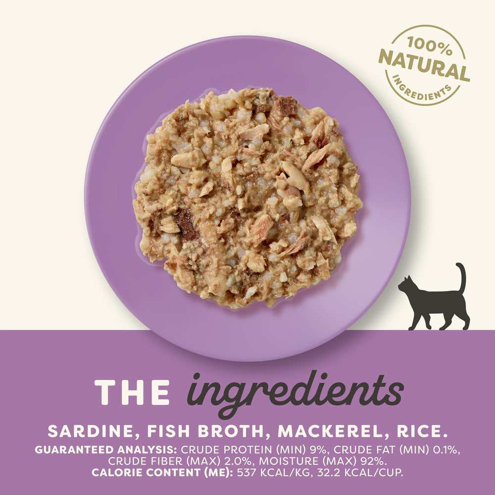 Applaws wet cat food with natural ingredients, highlighting absence of artificial additives.