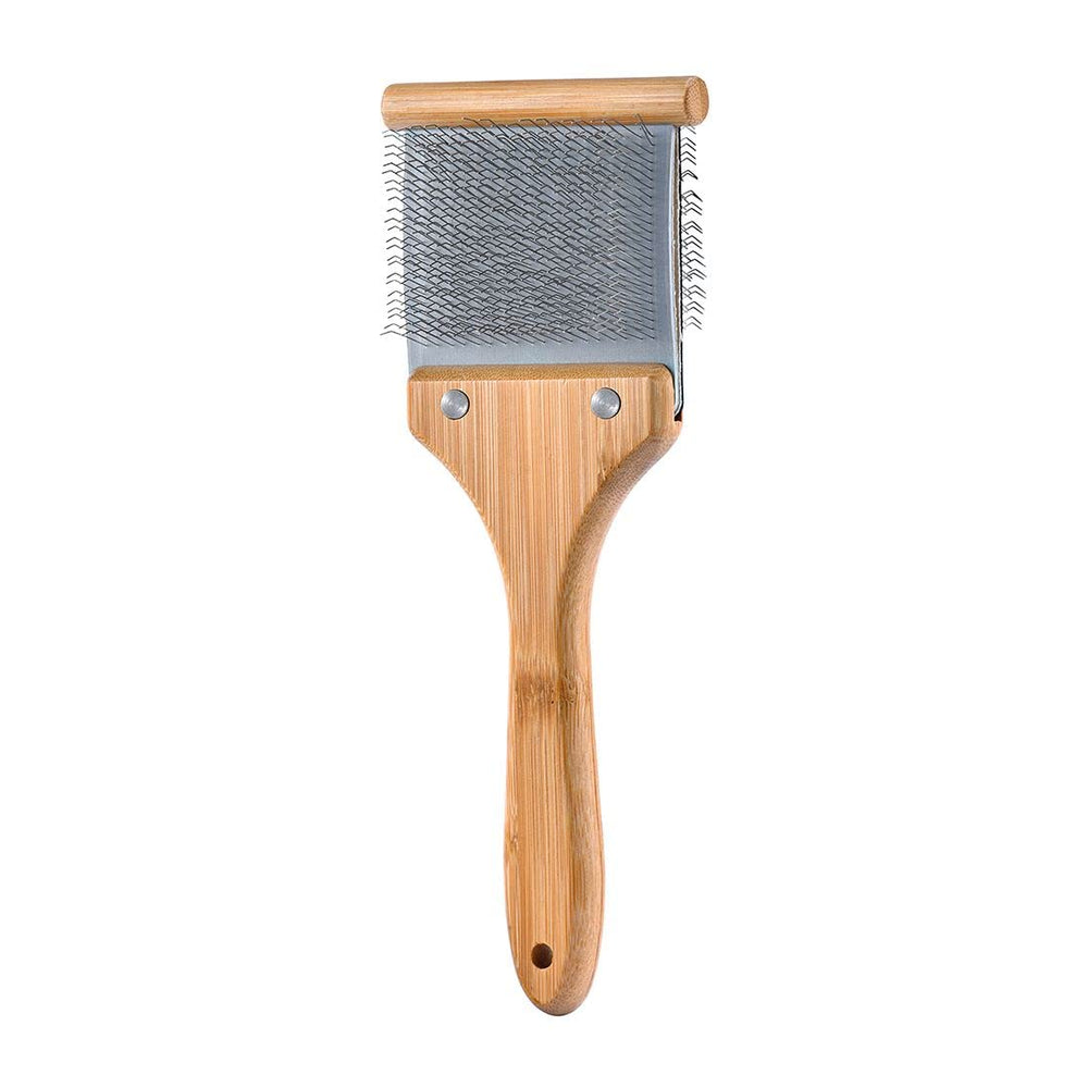 Artero Double Flexible Brush stretches coat to open fibers.