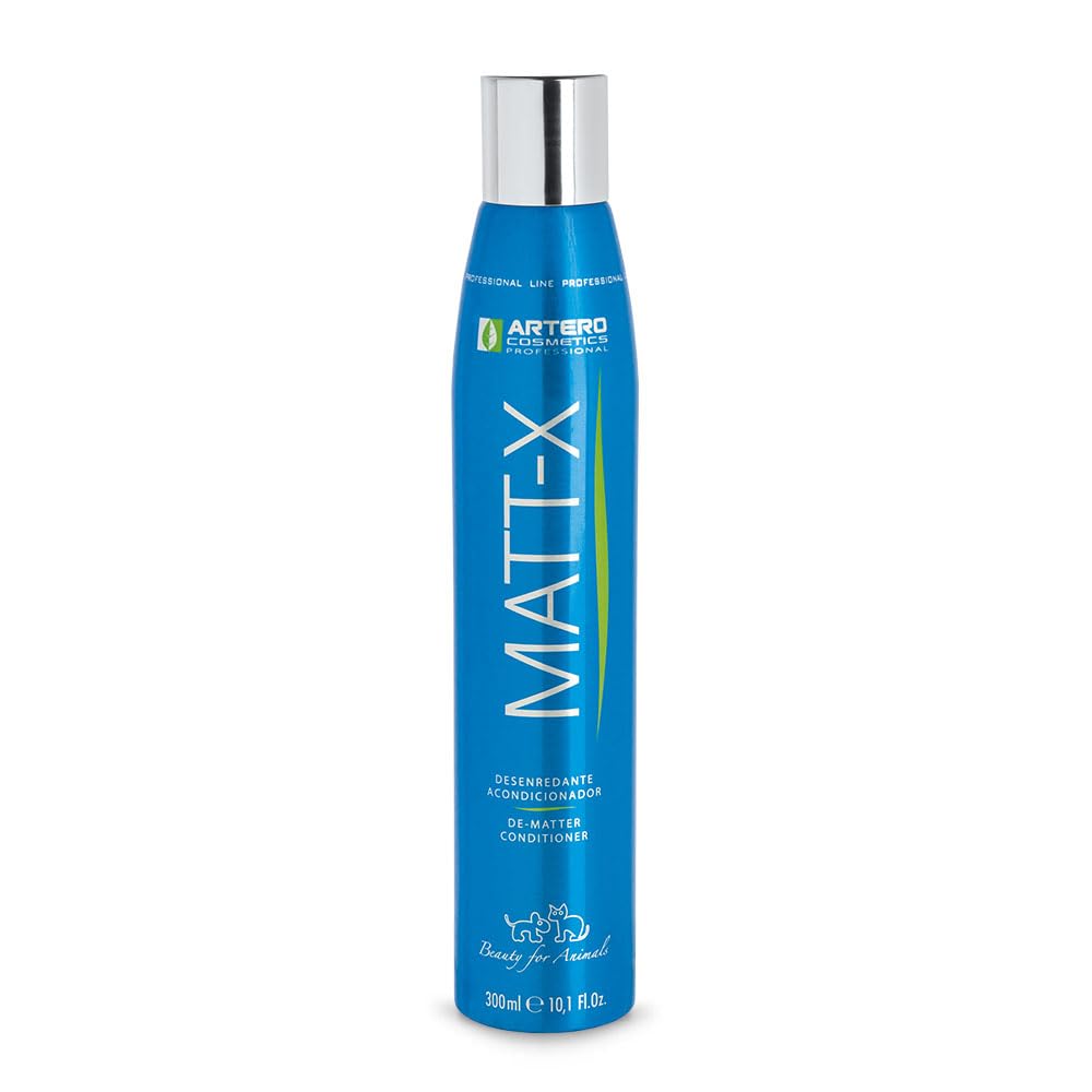 Artero Matt-X bottle pour for quick detangling and conditioning on dog and cat coats.