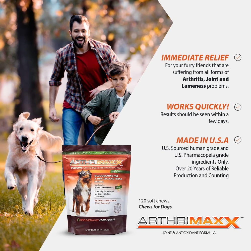 ArthriMAXX dog joint chew feeding image illustrating easy daily dosing.