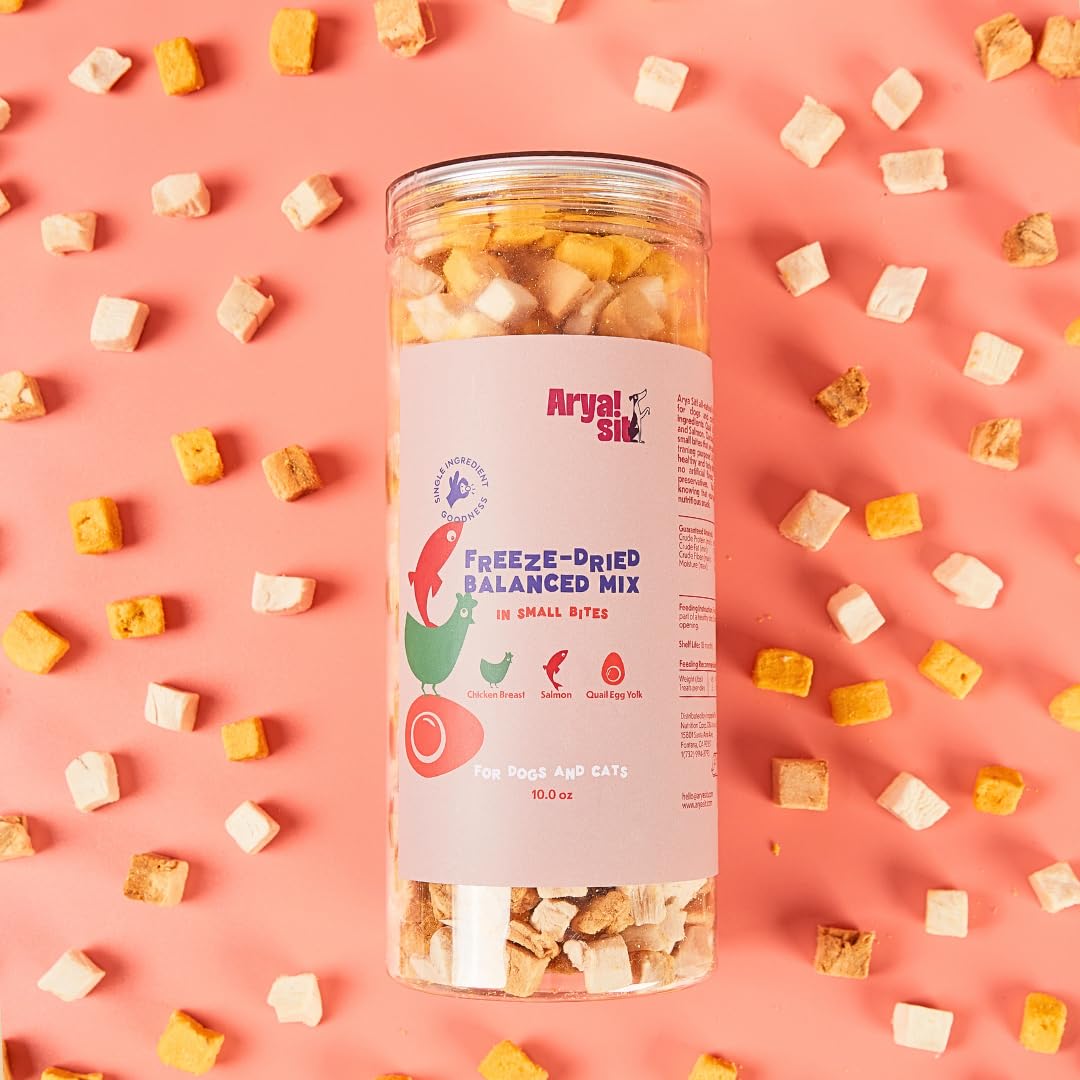 Arya Sit! freeze-dried treats pack closed, preserved freshness for on-the-go feeding.