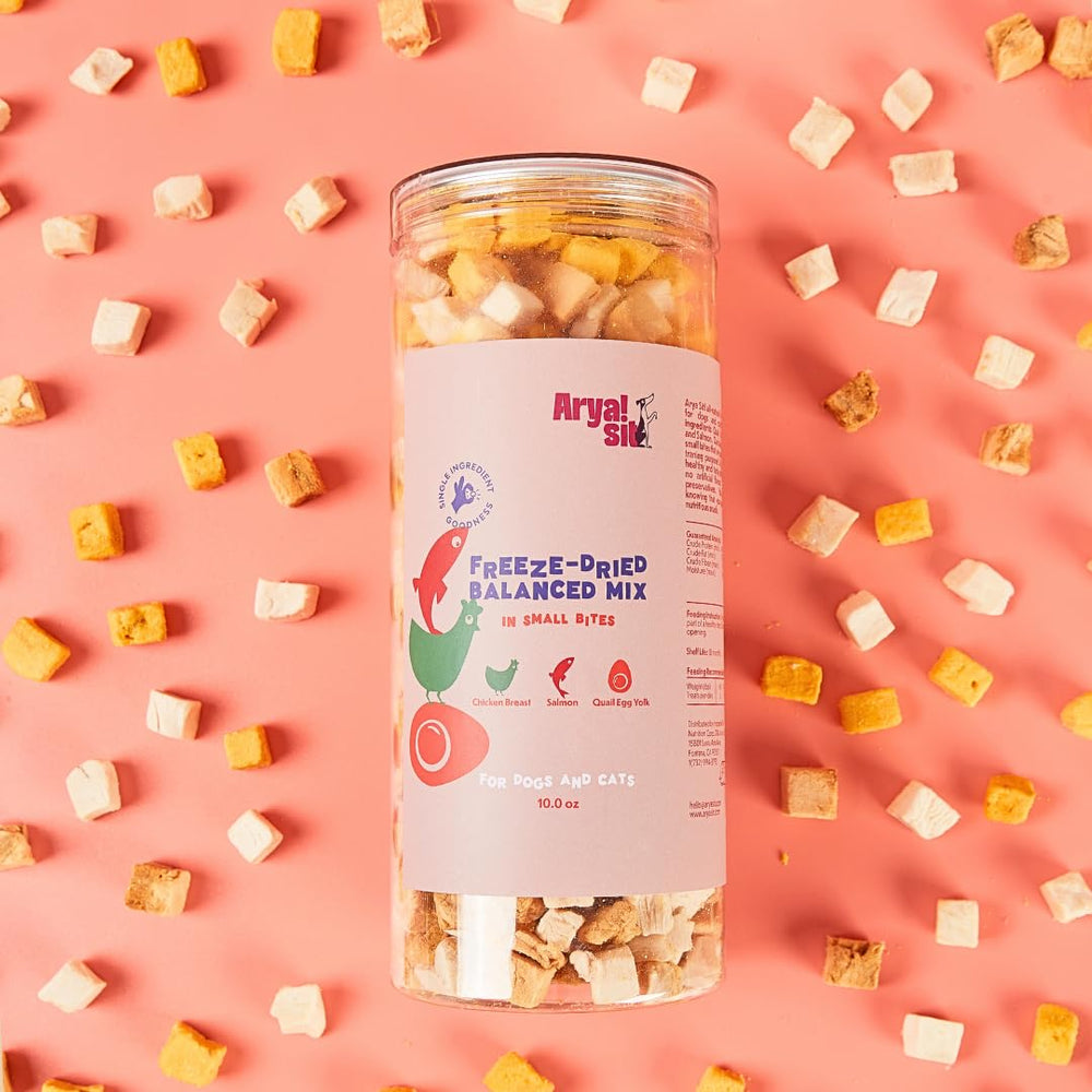 Arya Sit! freeze-dried treats pack closed, preserved freshness for on-the-go feeding.