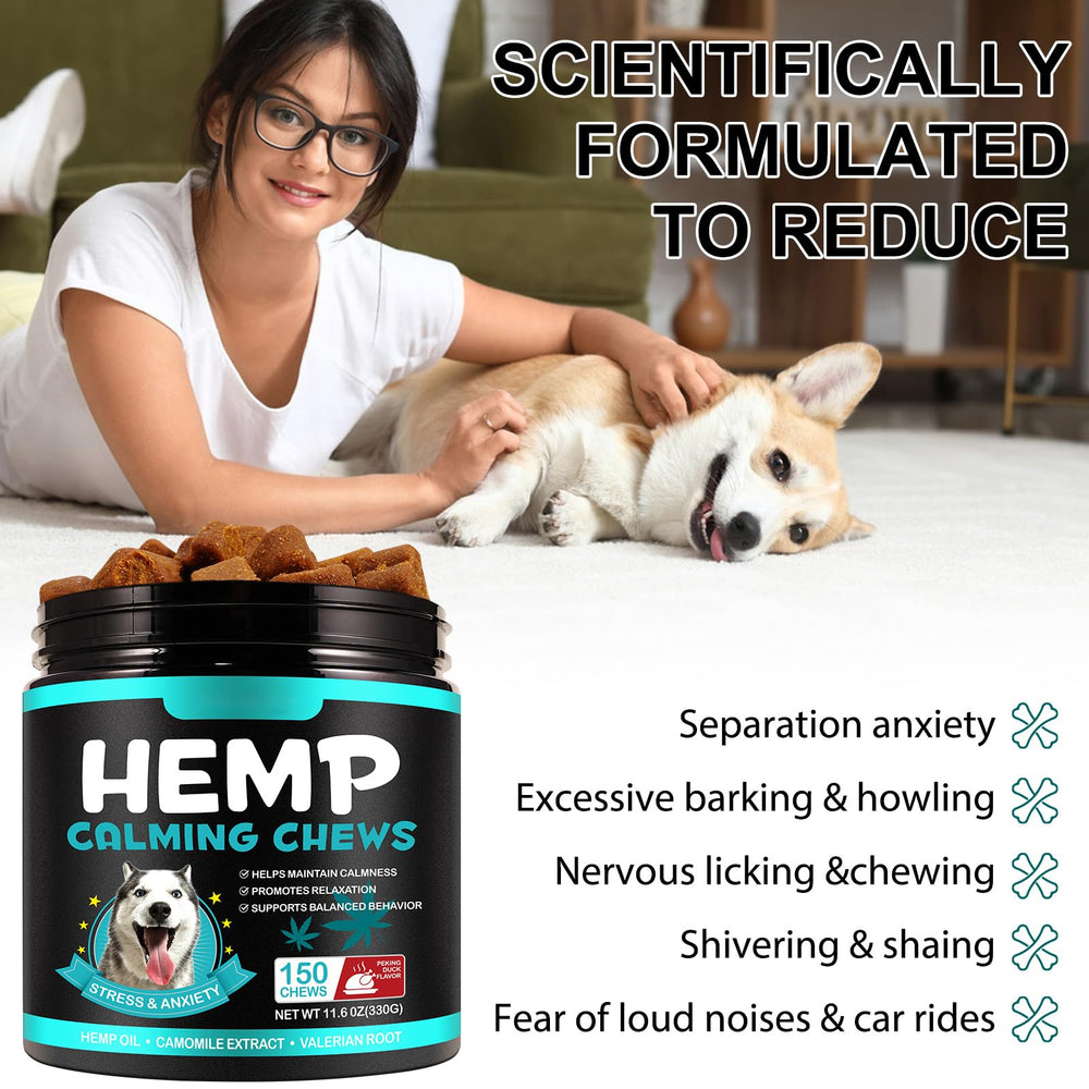 ATOANY Calming Chews in dog close-up, promoting calm during travel.