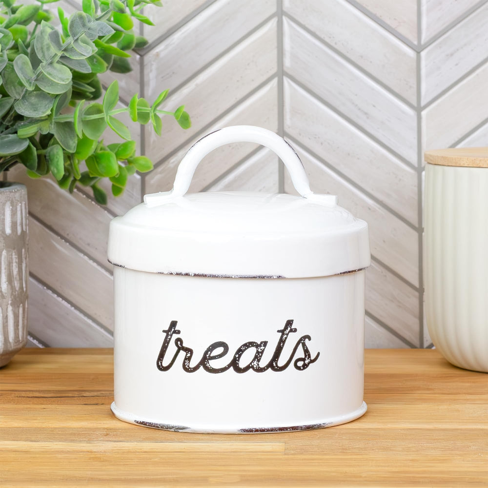 AuldHome airtight treat jar helps preserve aroma for cat snacks.