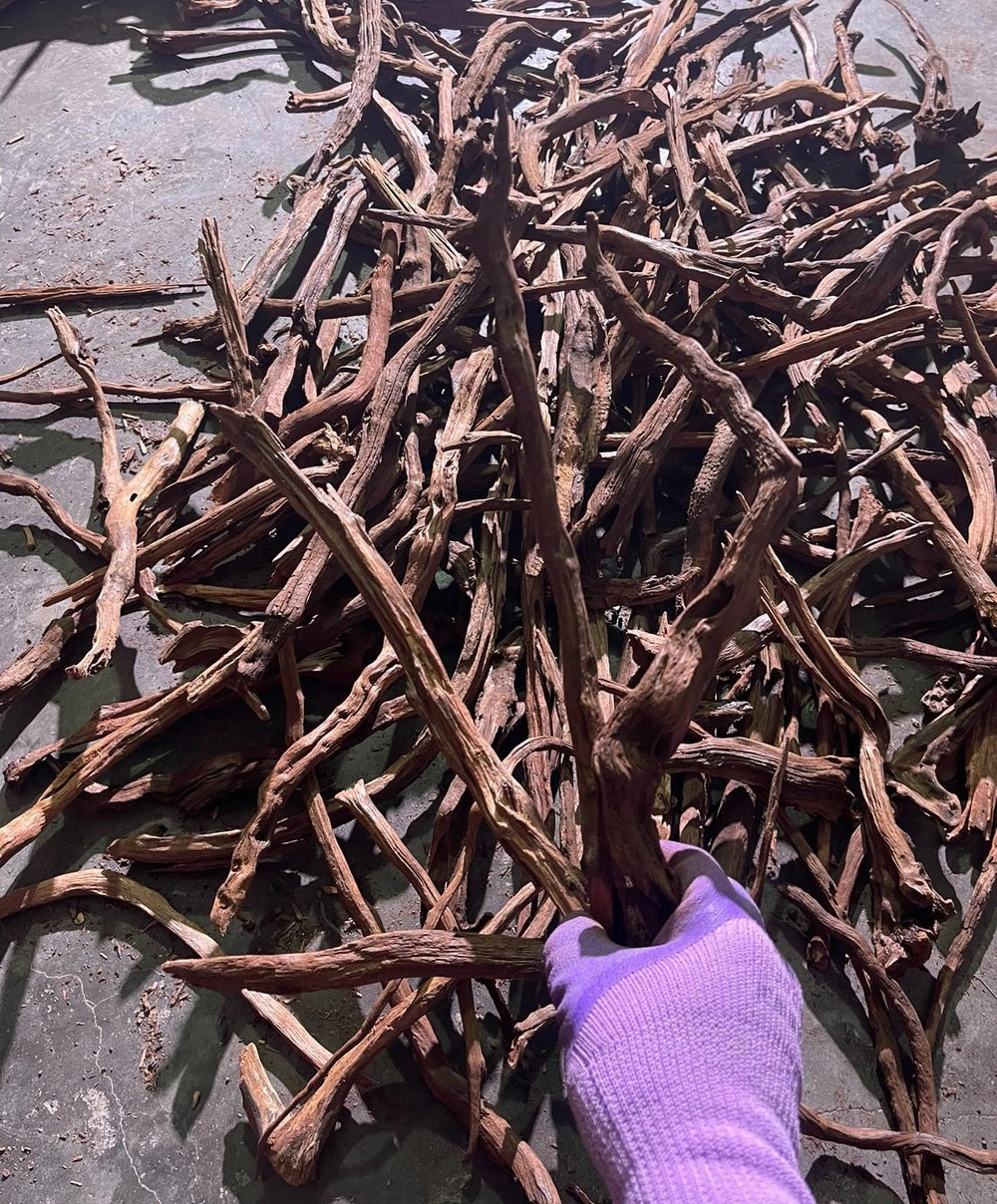 AWXZOM driftwood branch natural decor suitable for fish tanks and terrariums.