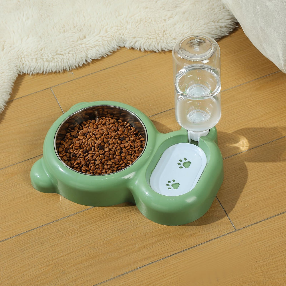 Azwraith pet enjoying bowls shows practical day-to-day use.
