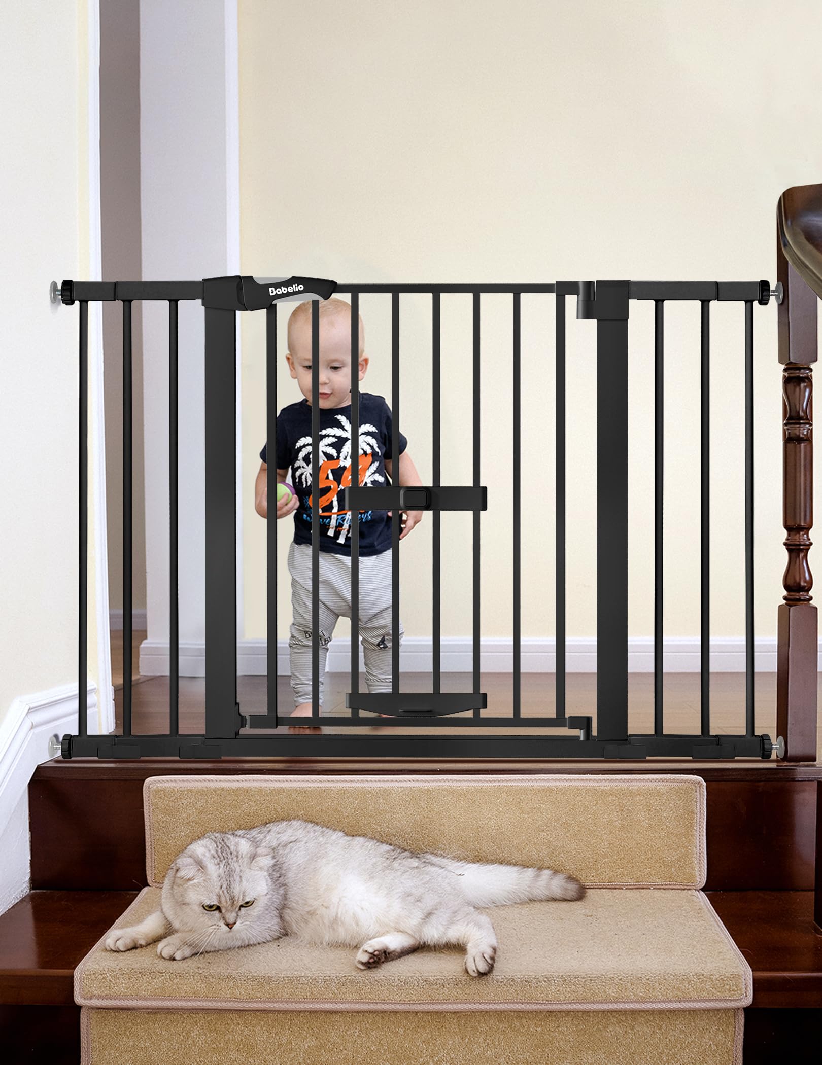 Babelio extra wide gate with extensions provides secure passage for wide doorways.