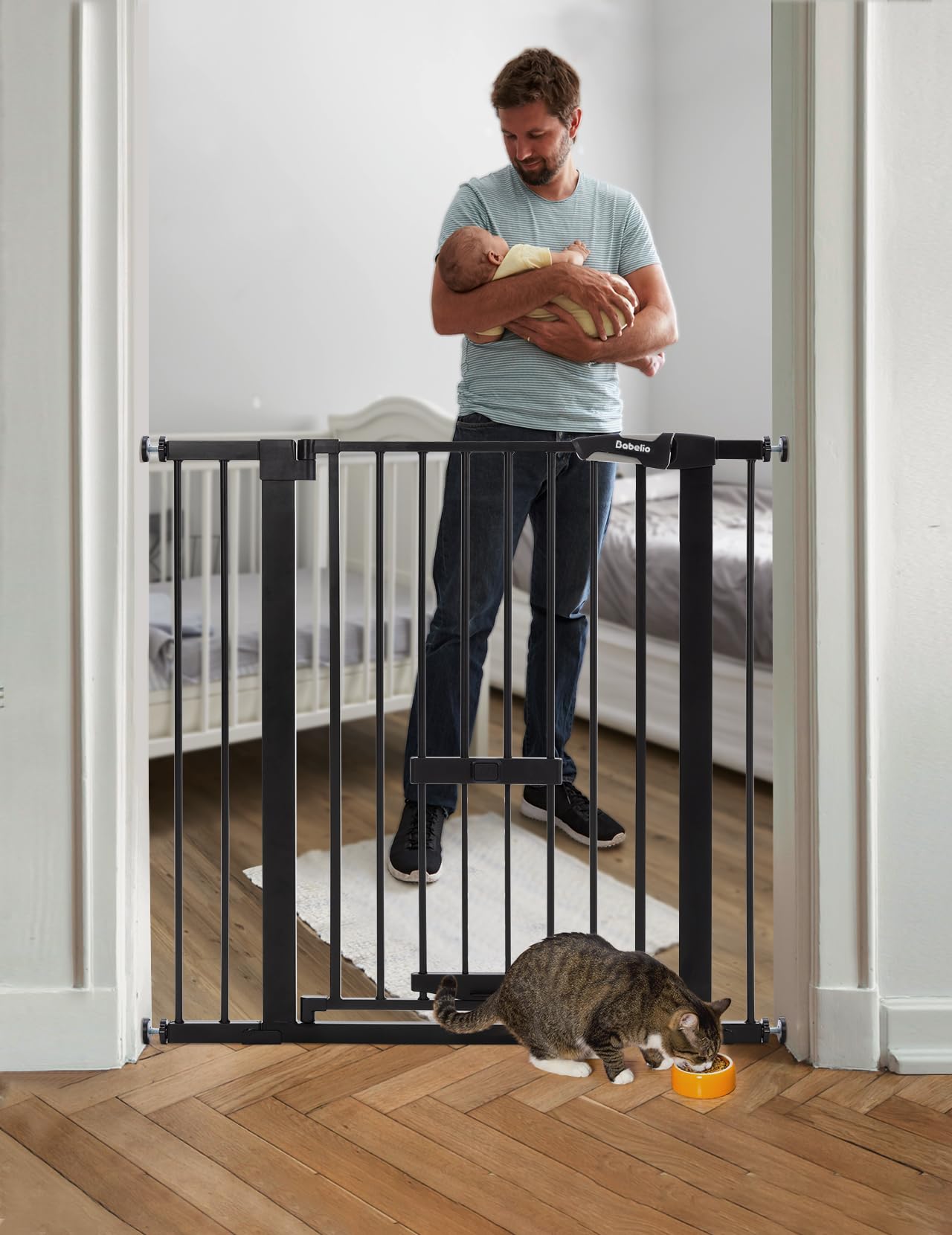 Babelio wall cups stabilize the gate for a secure fit.