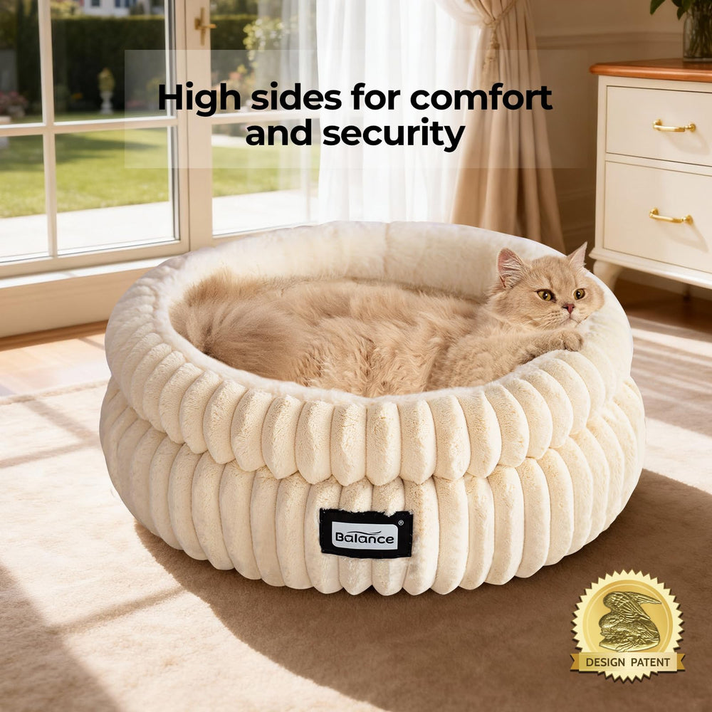 BALANCE cat bed plush fabric close-up highlights soft warmth and non-shedding material.
