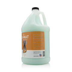 Bark2Basics D-Mat label close-up highlights natural formula and absence of additives.