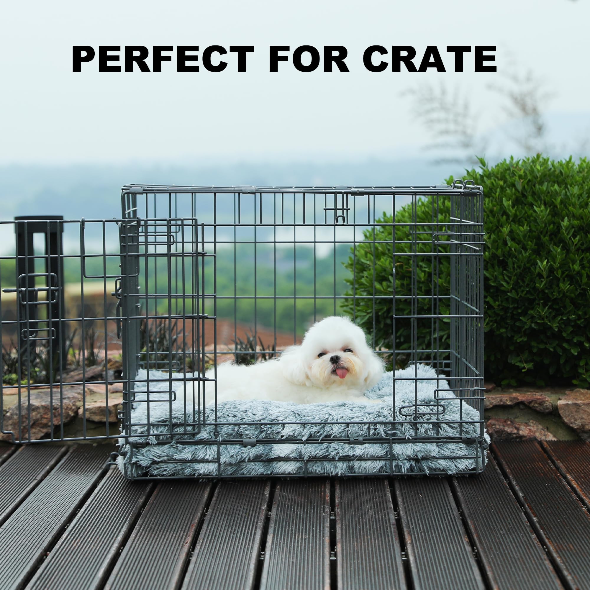 Bedfolks waterproof crate bed faux fur detail highlighting soft texture and warmth.