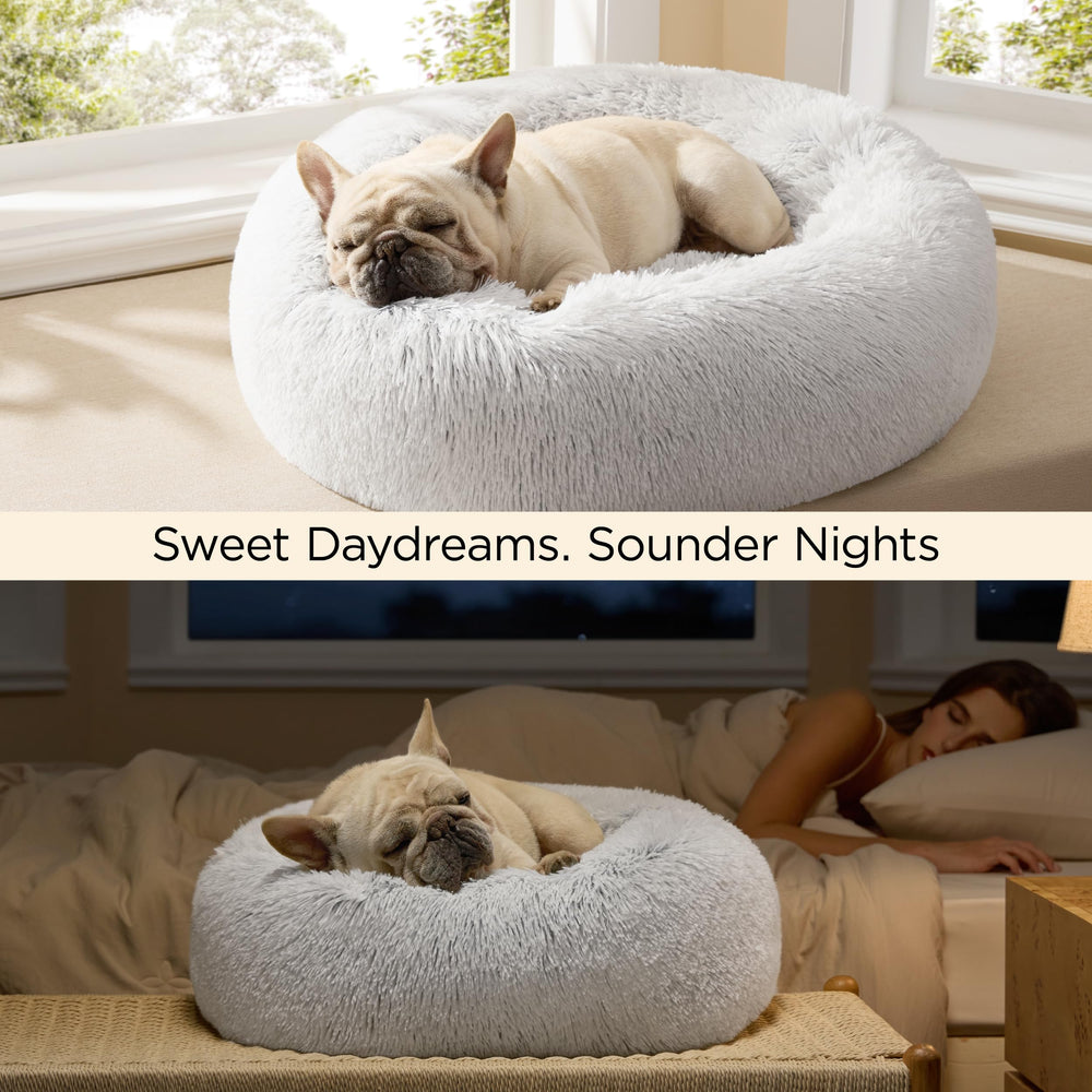 Bedsure calming cat bed displaying its anti-slip base for stability.