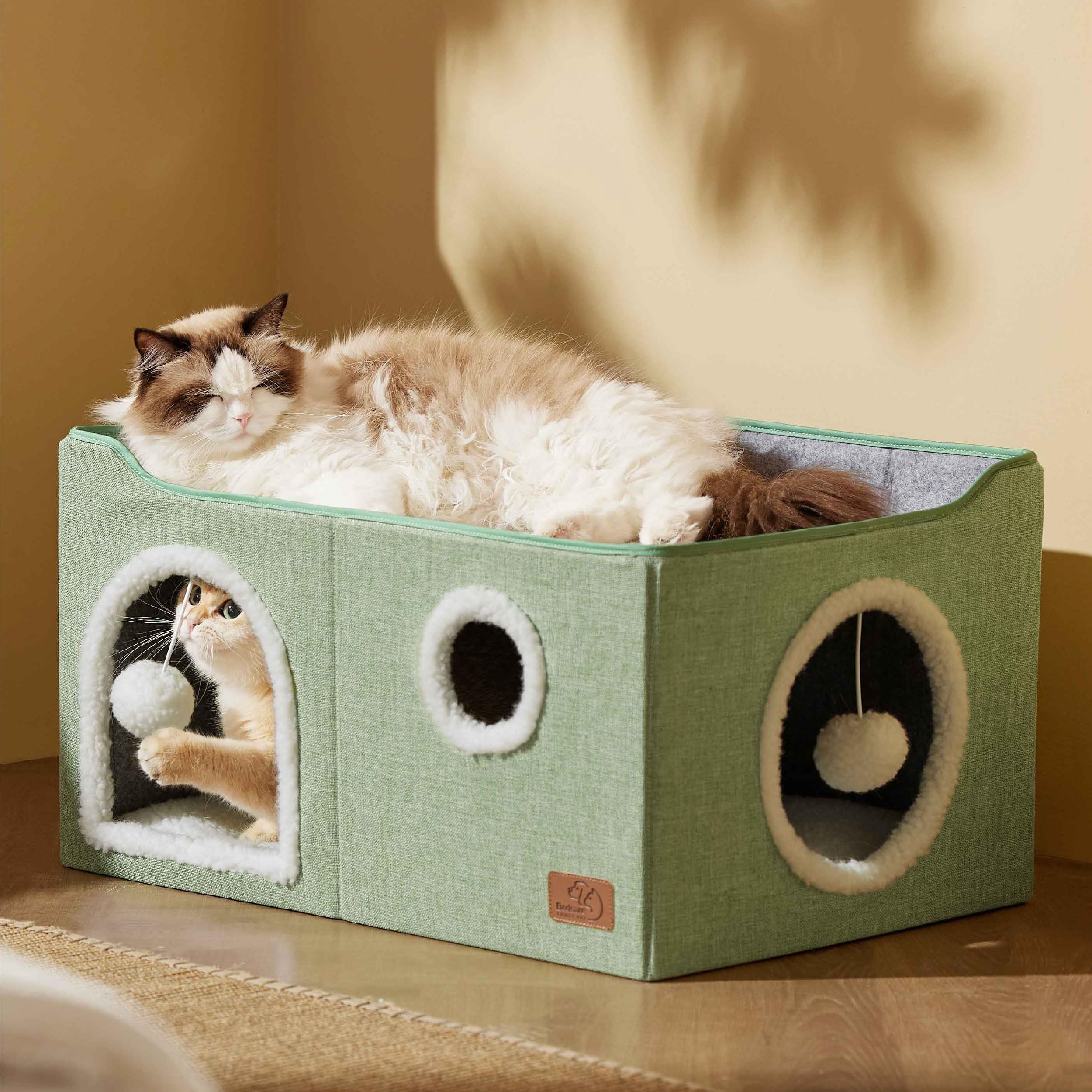 Bedsure fold-flat design allows easy storage and transport.