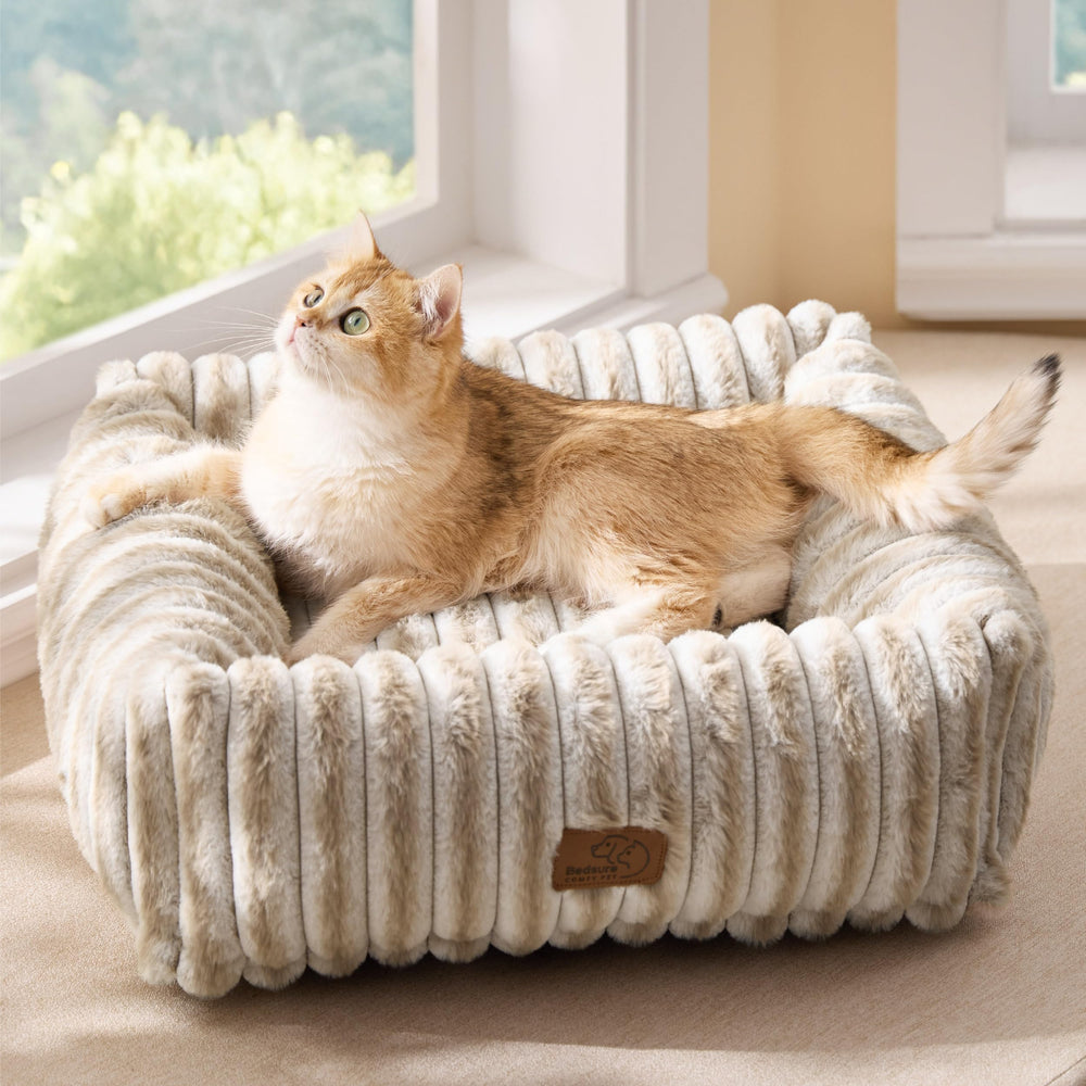 Bedsure ComfyFleece bed anti-slip bottom keeps bed in place.