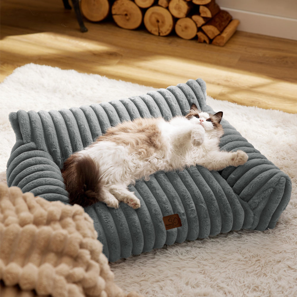 Bedsure ComfyFleece cat couch in-use with pet showcases cozy lounging.