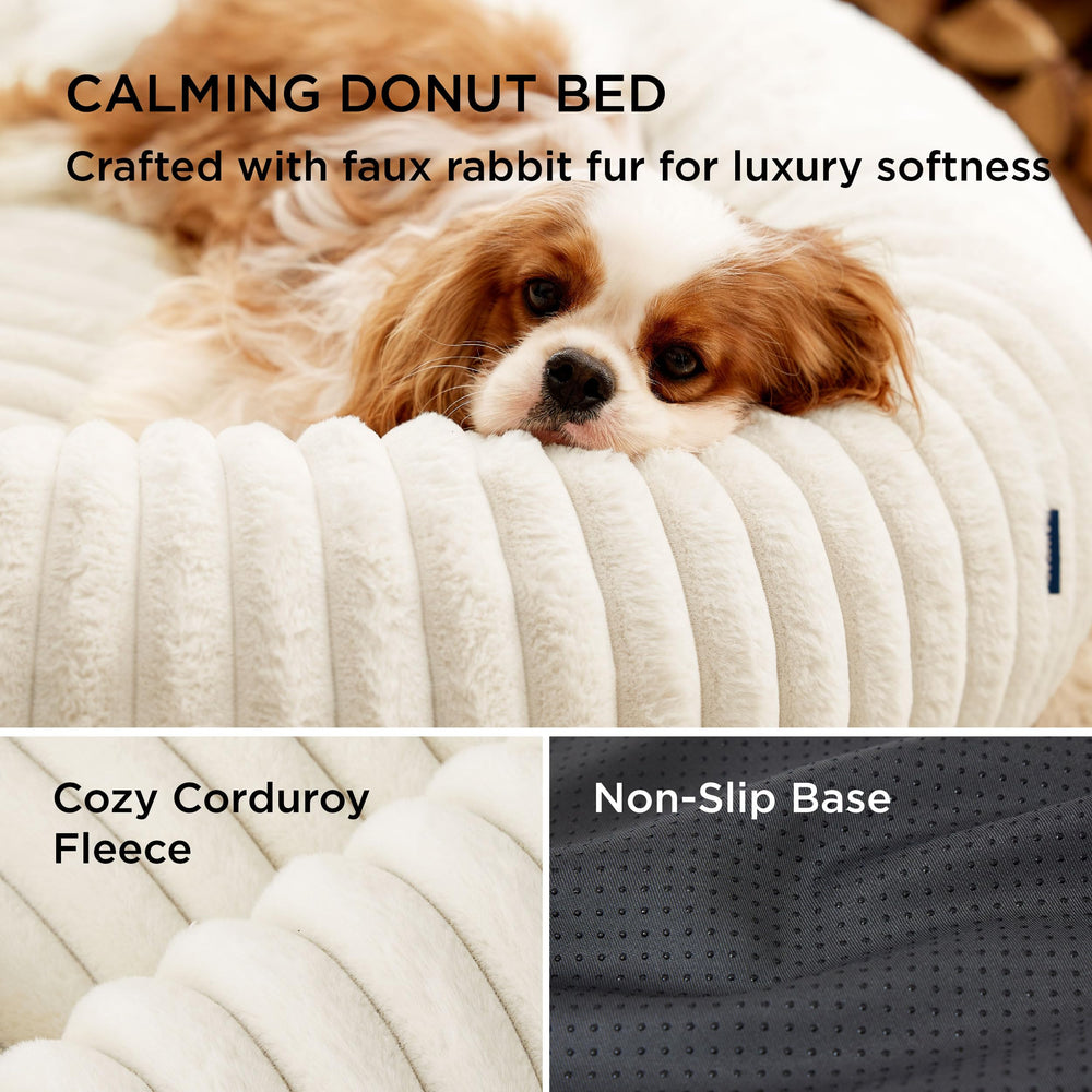 Bedsure ComfyFleece donut bed, foam detail, highlights density for relaxed lounging.