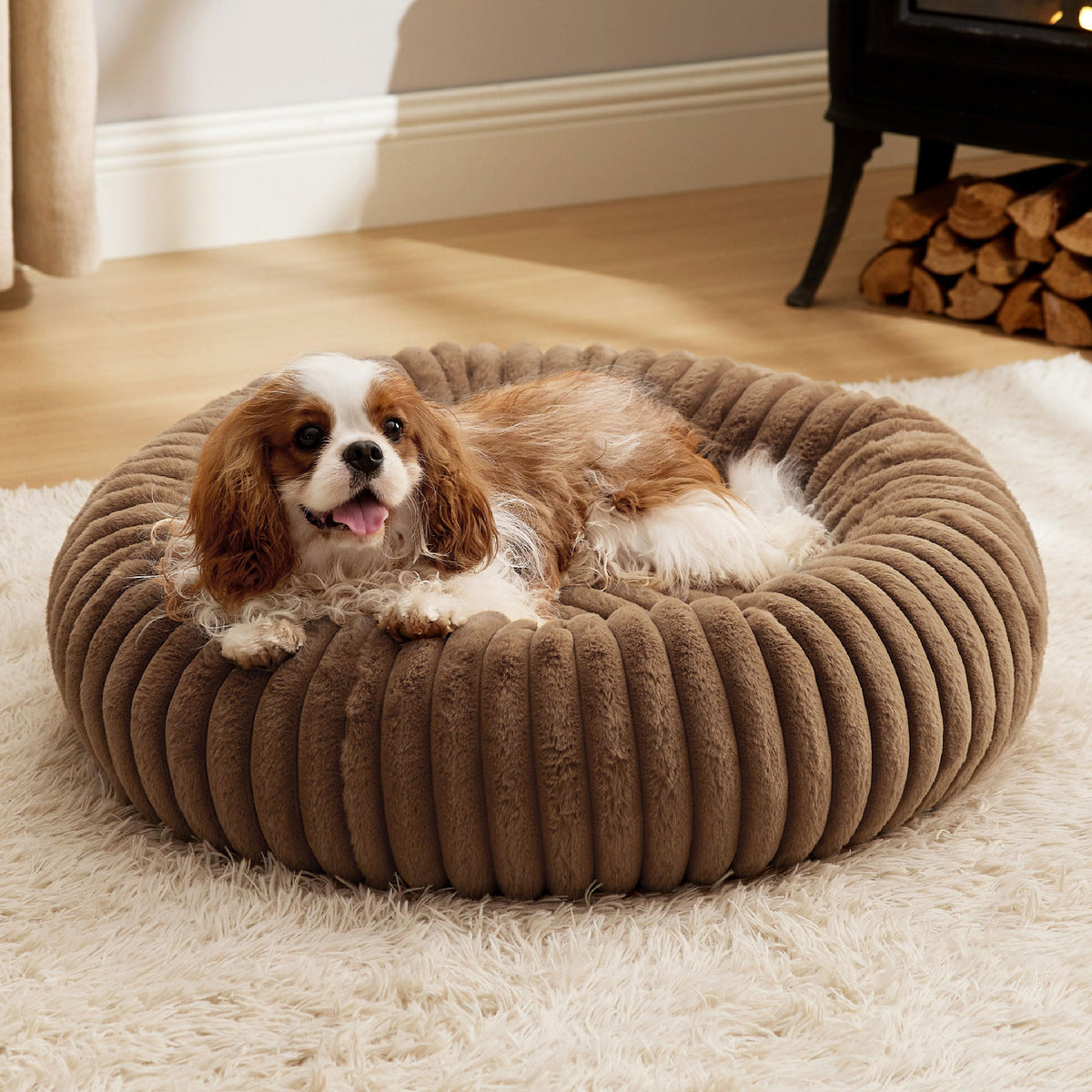 Bedsure ComfyFleece donut bed front view, plush comfort for naps