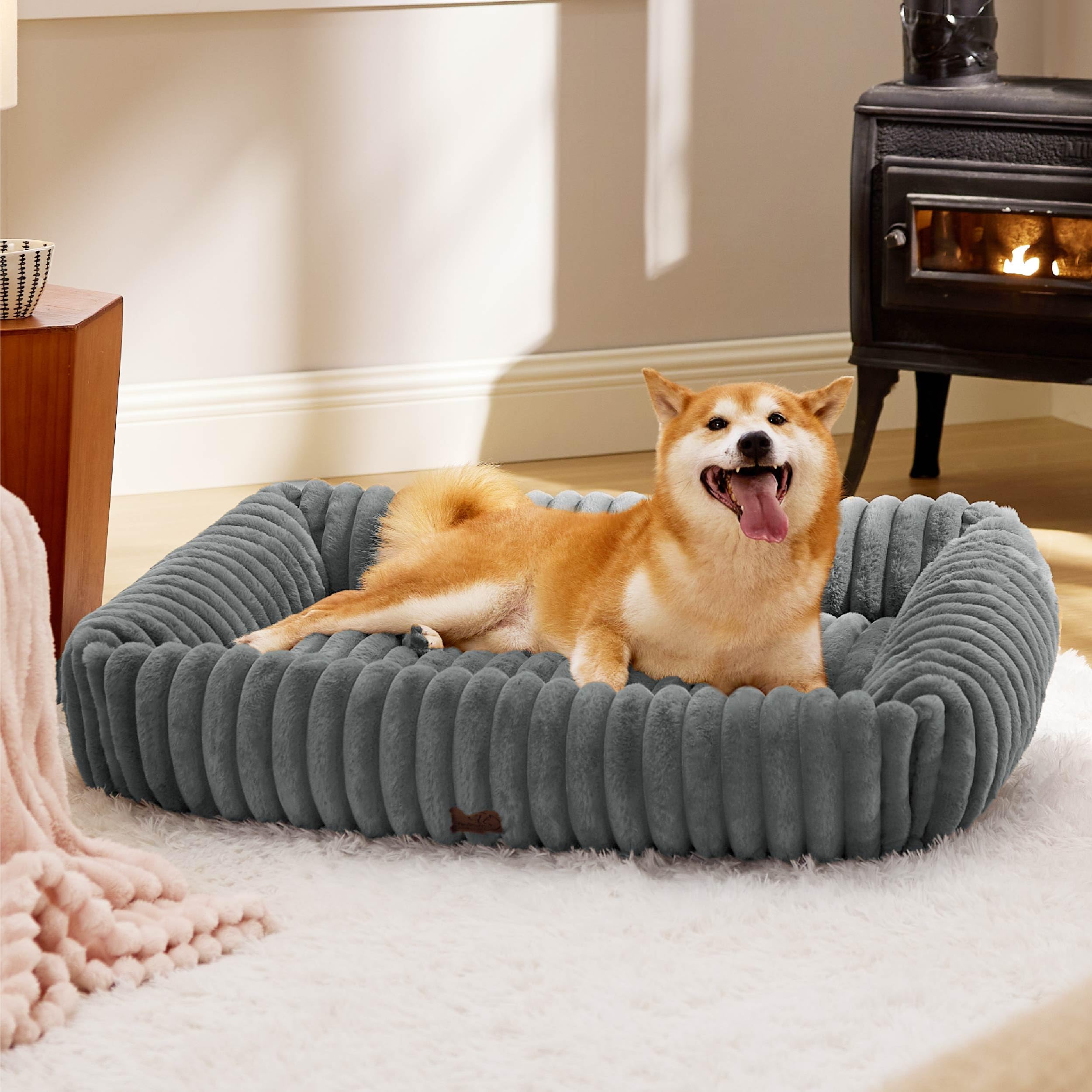 Bedsure ComfyFleece 30x24 bed fits medium dogs in a compact rectangle.