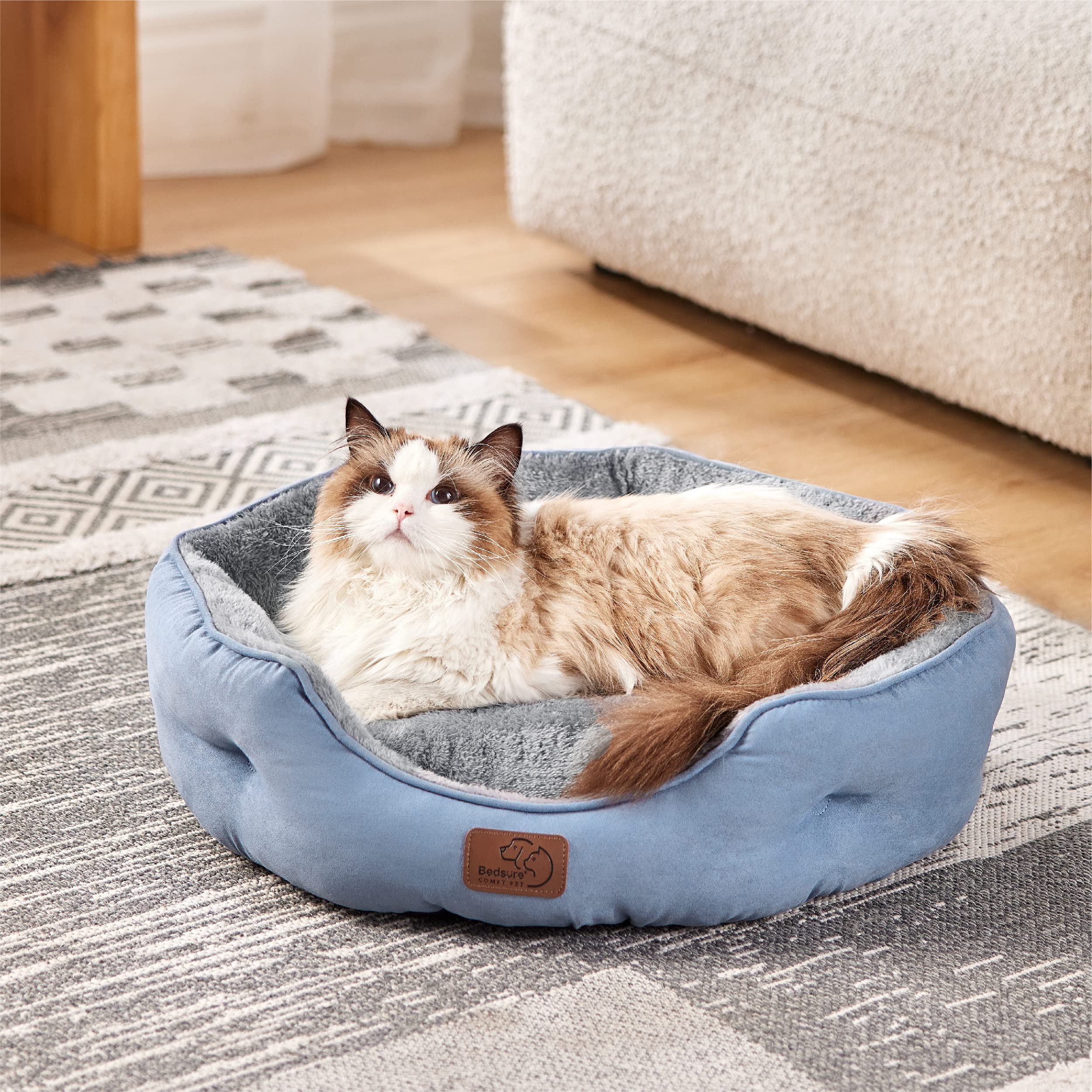 Bedsure plush sherpa top delivers ultra-soft comfort for naps.