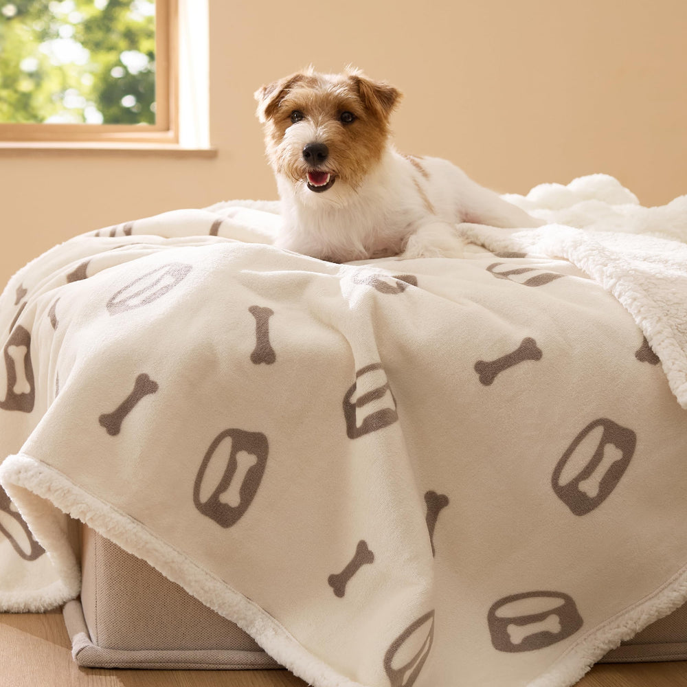 Bedsure 30x40 blanket fits medium dogs for everyday use.