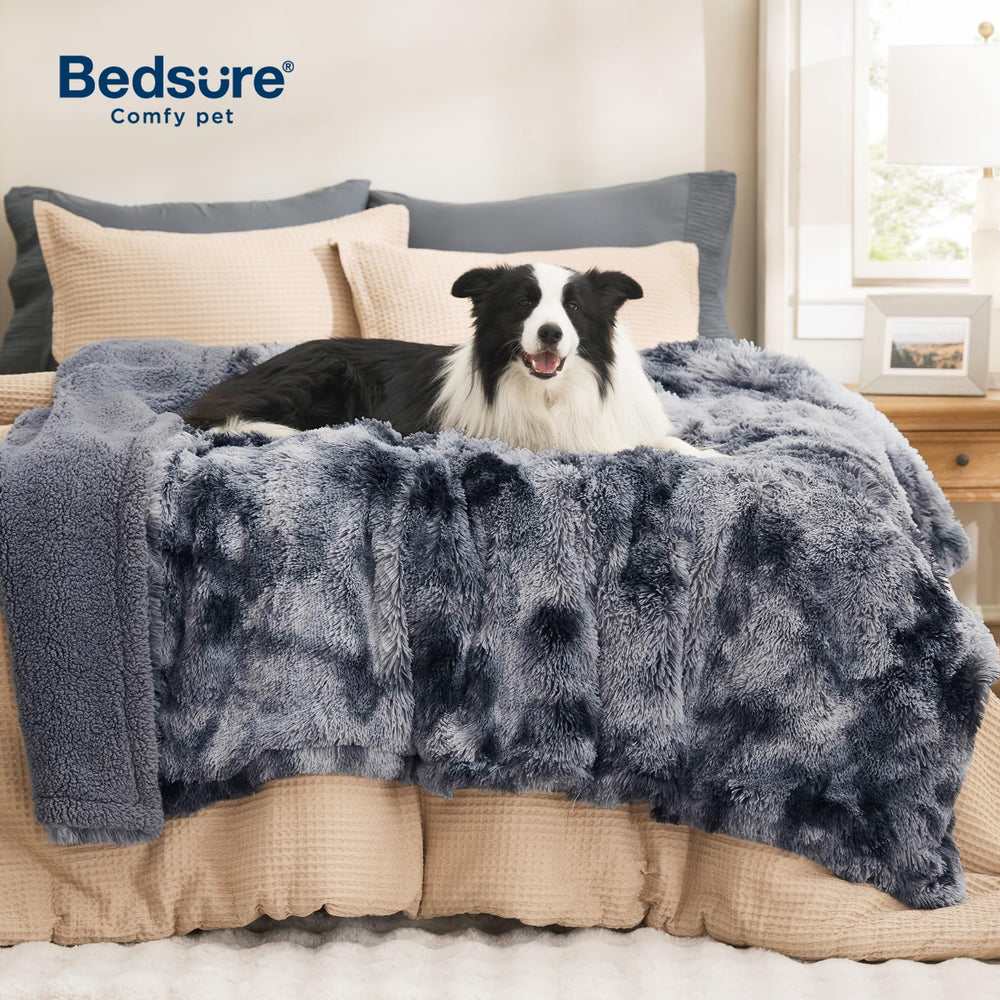 Bedsure calming faux fur blanket with plush Sherpa for dogs.