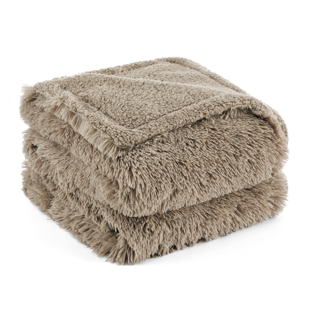 Bedsure senior-friendly plush blanket supports calm comfort for aging dogs.