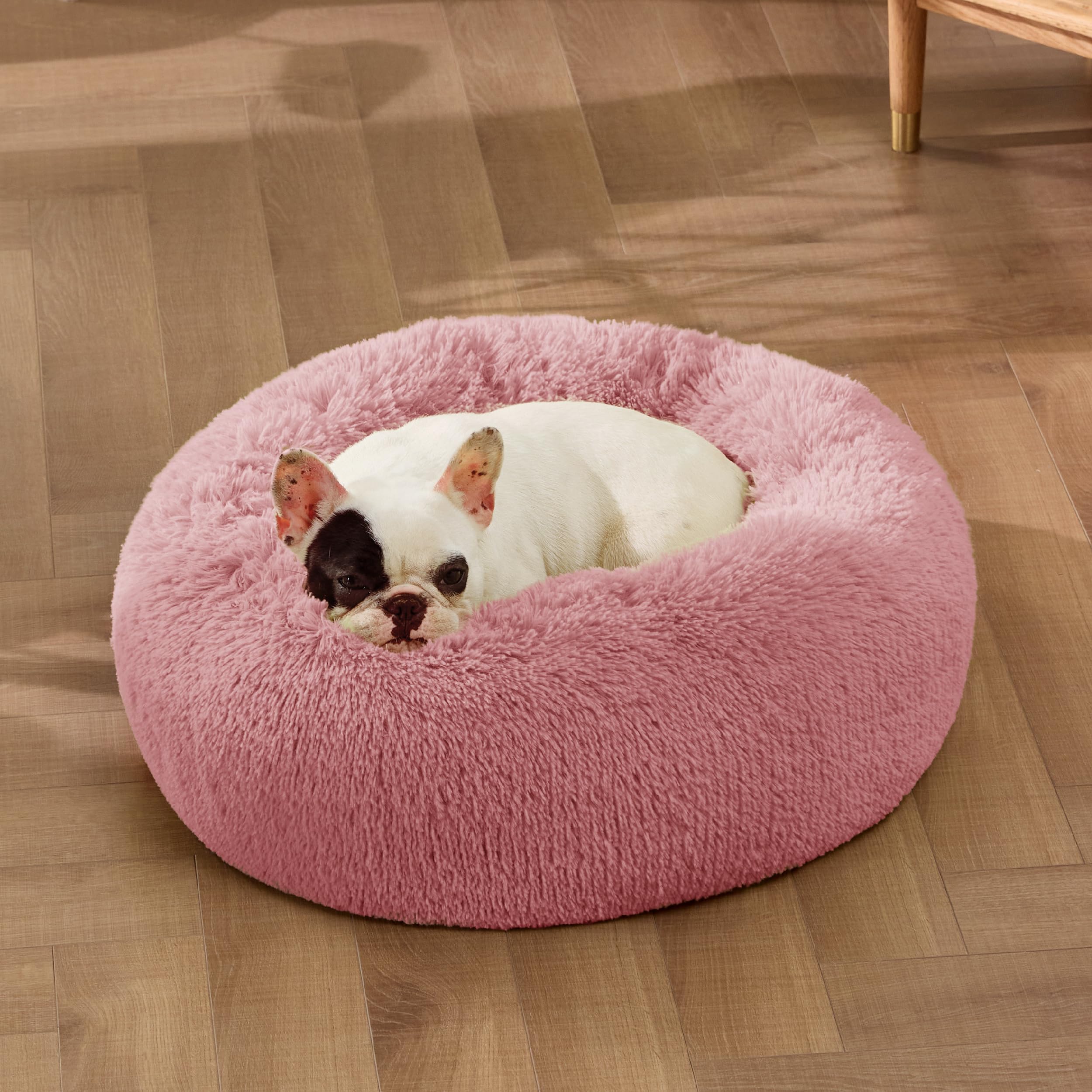Bedsure donut bed is machine-washable in XS–M for easy cleaning.