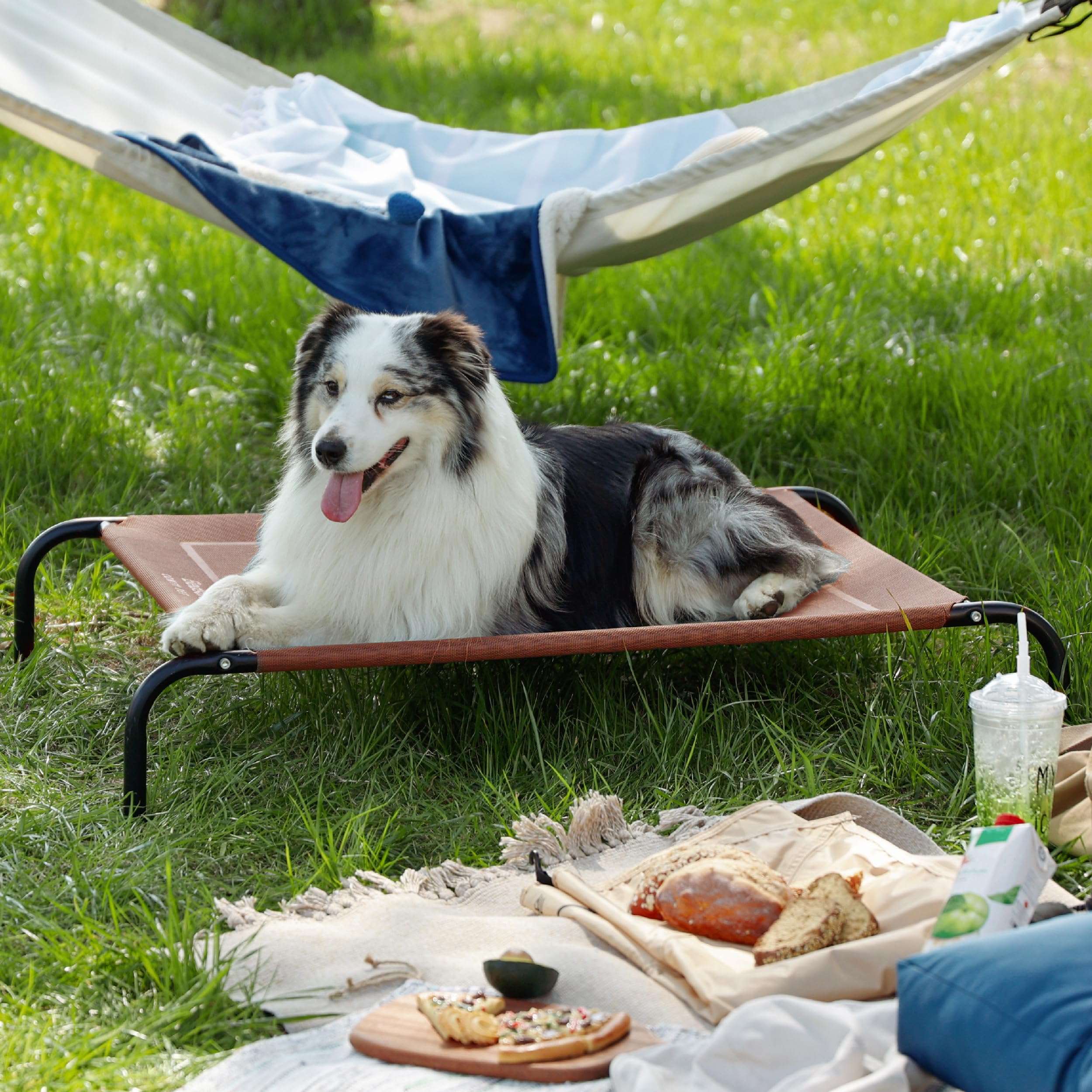 Bedsure Outdoor Elevated XL Dog Bed mesh-frame stays cool and breathable