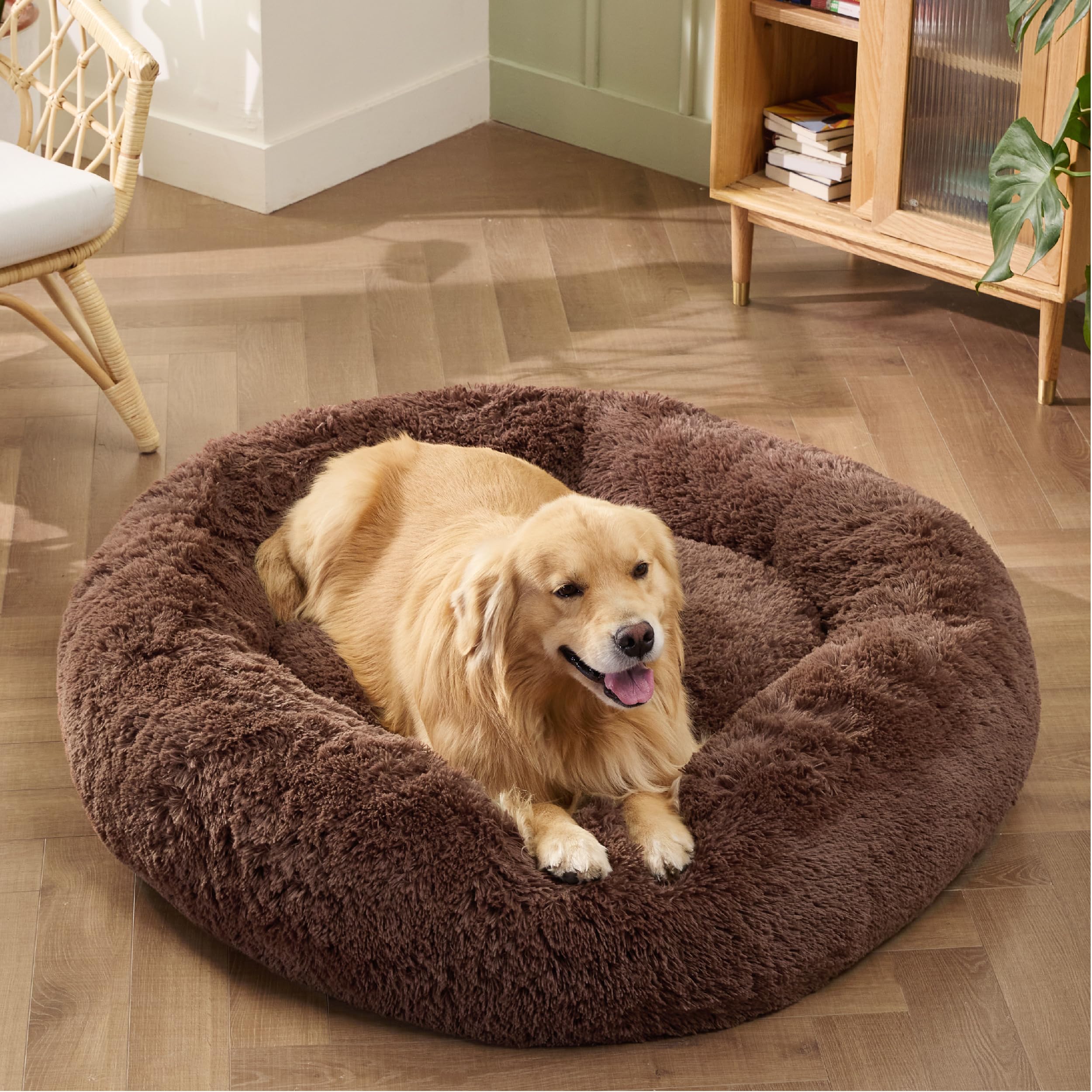 Bedsure Large bed with removable washable cover in coffee.