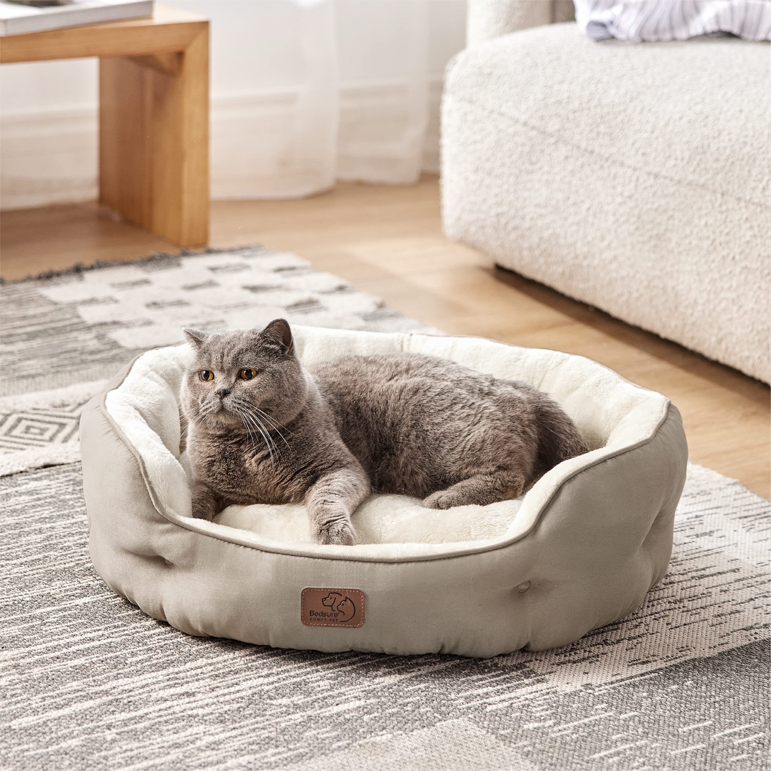 Bedsure round cat bed with sherpa surface for extra-soft lounging