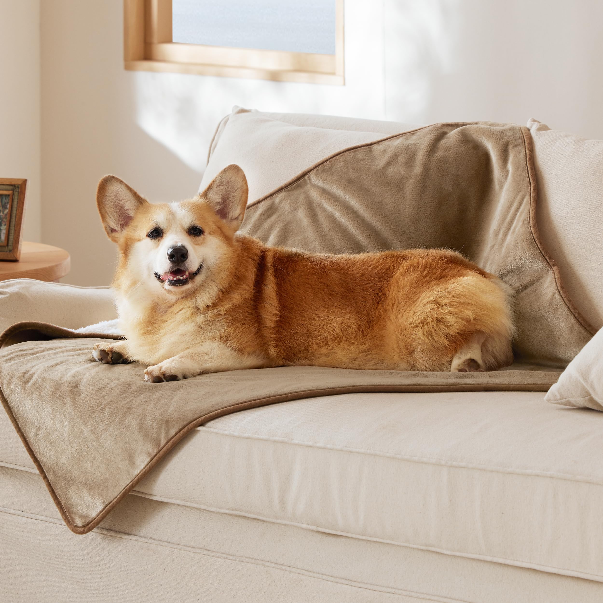 Bedsure sturdy stitching supports lasting comfort through daily use.