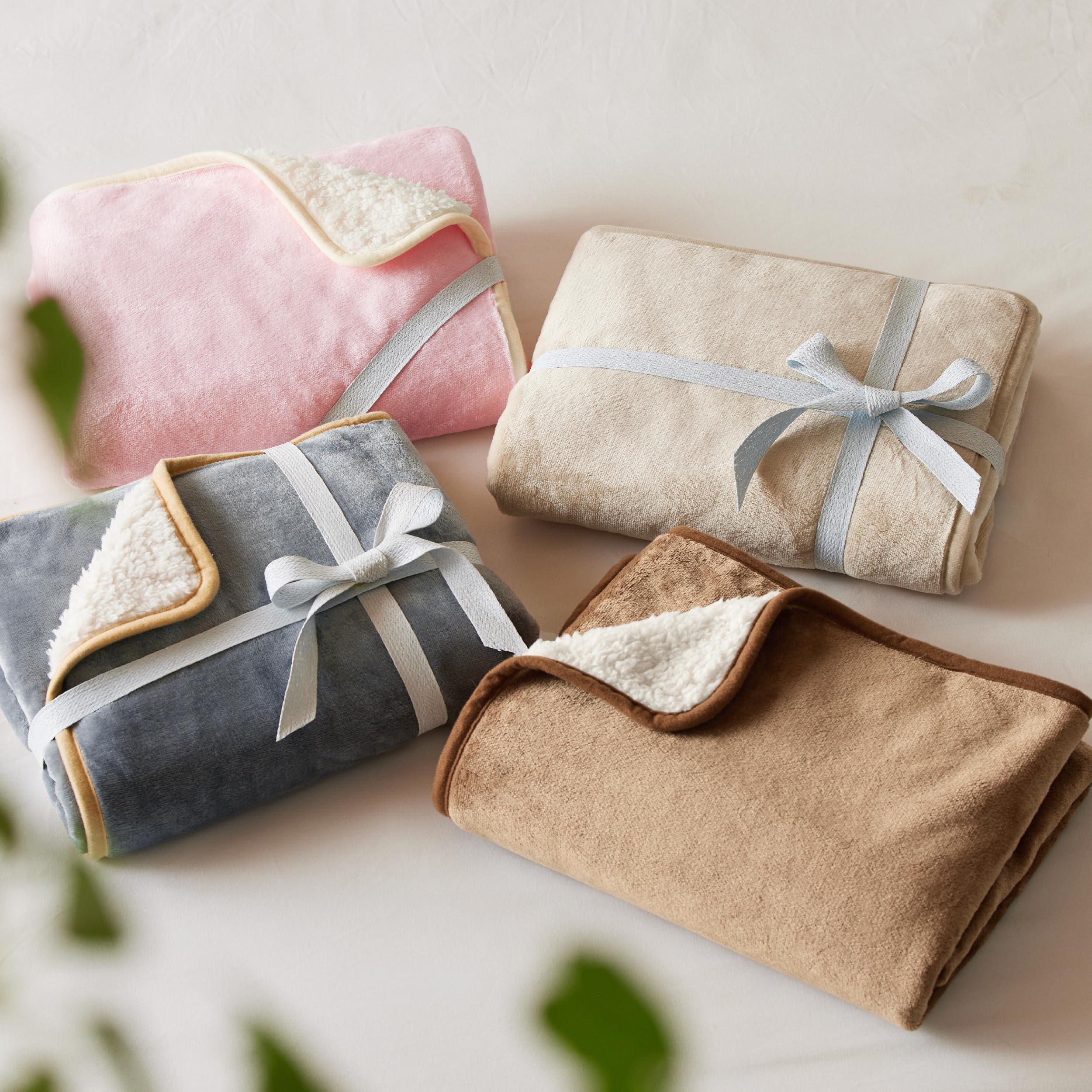 Bedsure warm sherpa and flannel double-sided fabric feels plush.