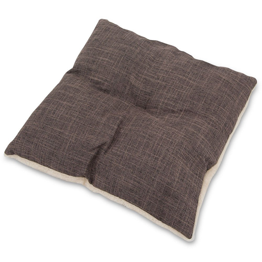 Best Pet Supplies linen fabric image demonstrates timeless indoor look blending with home décor and a cozy hideaway.