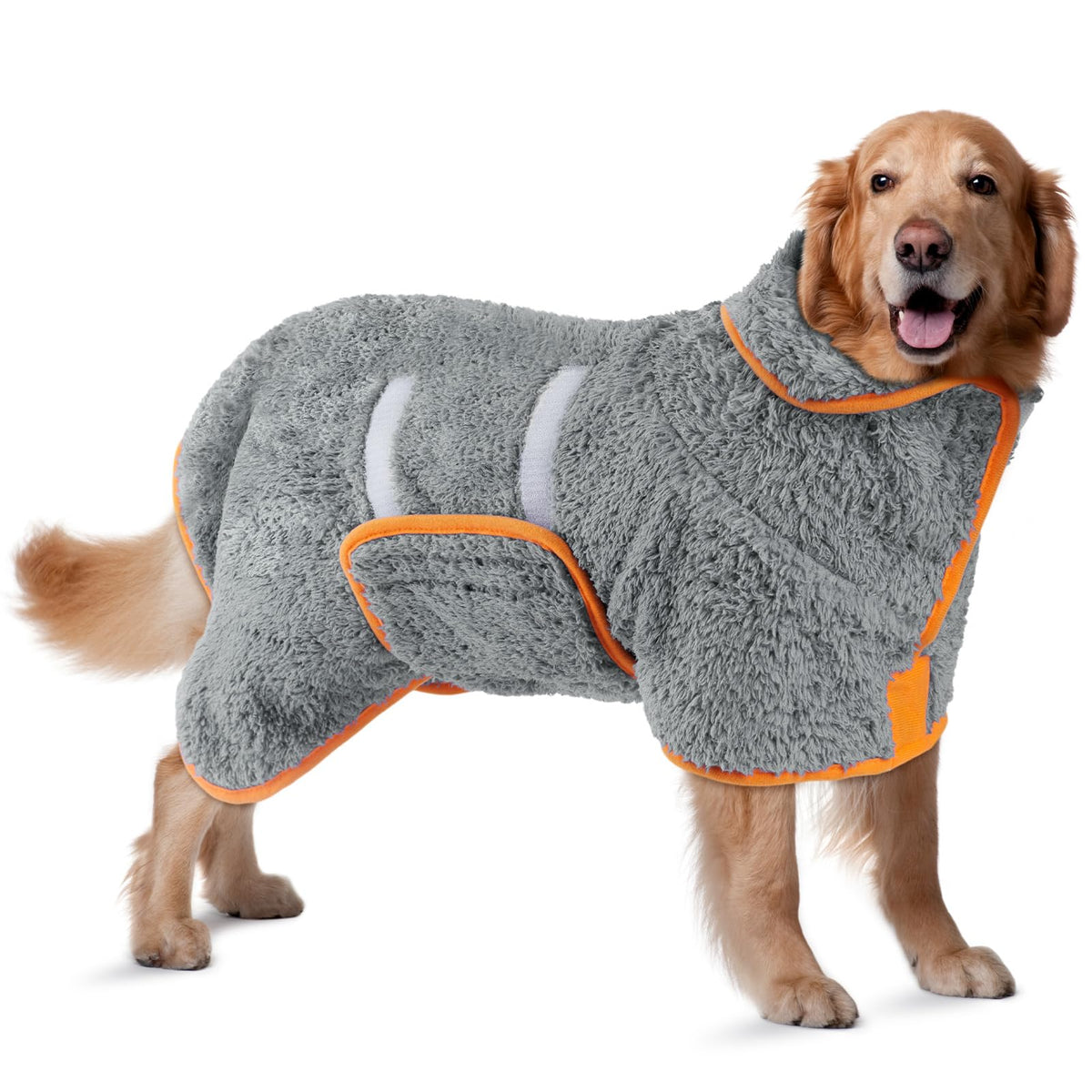 Bienbee dog bathrobe in quick-dry fleece showing absorbent fibers for faster drying.