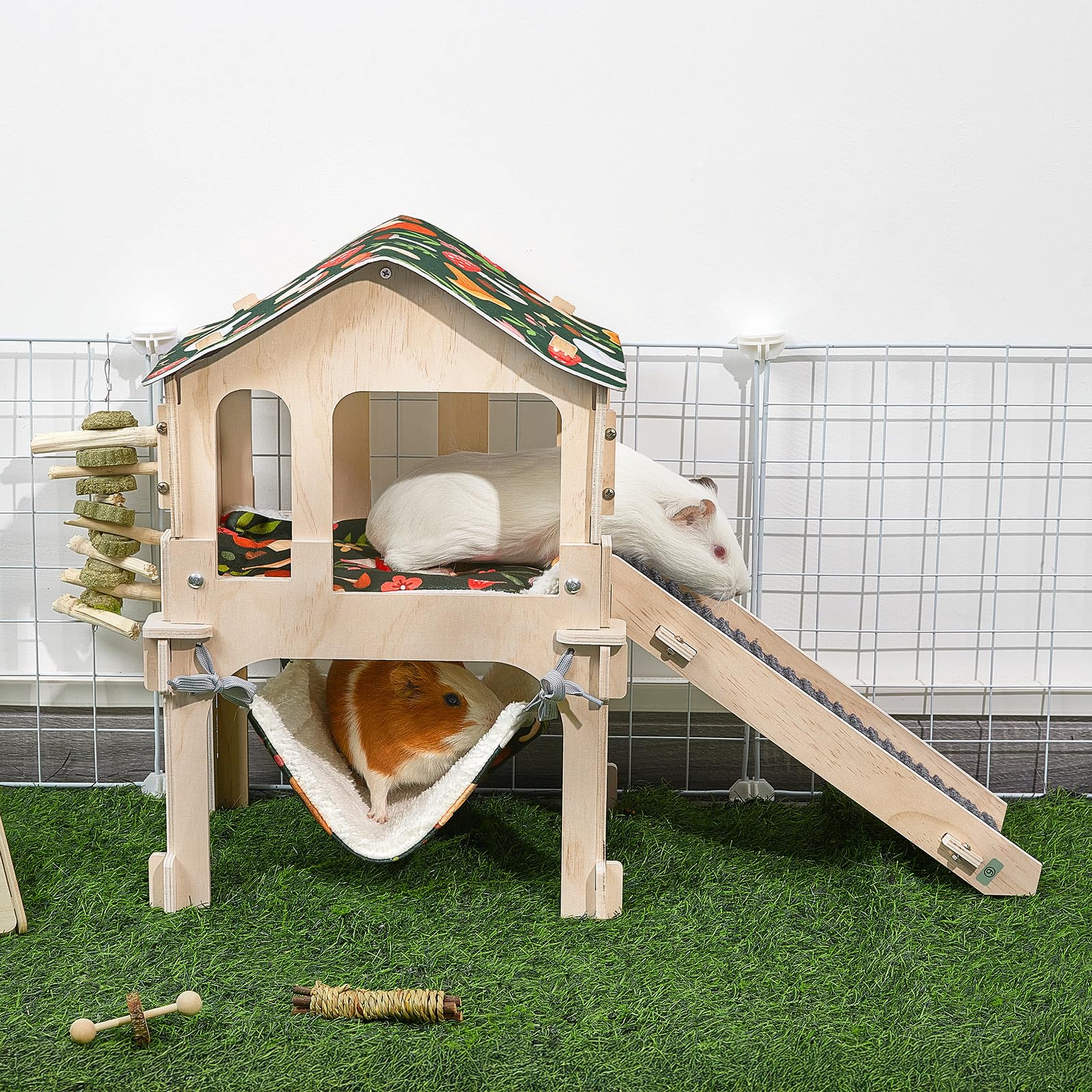 Bienbee Guinea Pig Hideout detachable-parts design enables flexible layouts.