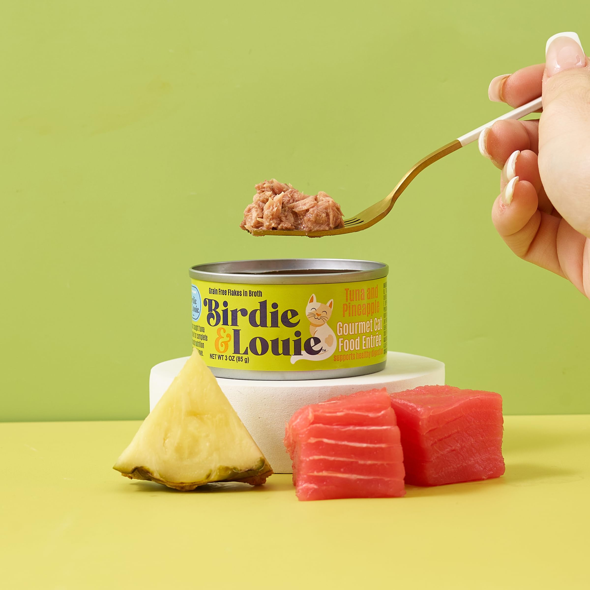 Birdie and Louie grain-free ingredients image: all-natural, grain-free formula.