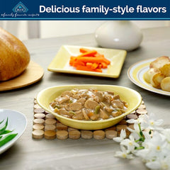 Blue Buffalo Family Favorites natural ingredients highlight wholesome, meat-forward nutrition.