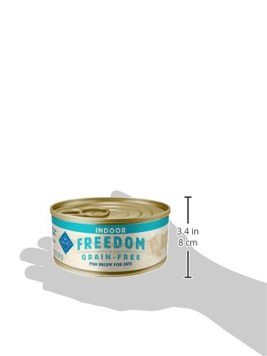 Blue Buffalo Freedom indoor cat meal bowl emphasizing hydration
