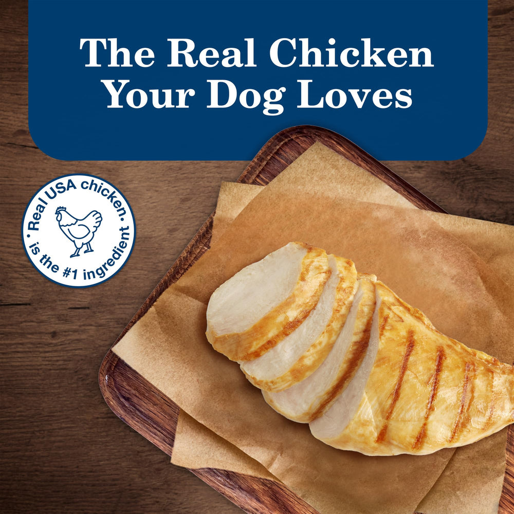 Blue Buffalo Homestyle real chicken ingredient chunk highlights high-quality protein source
