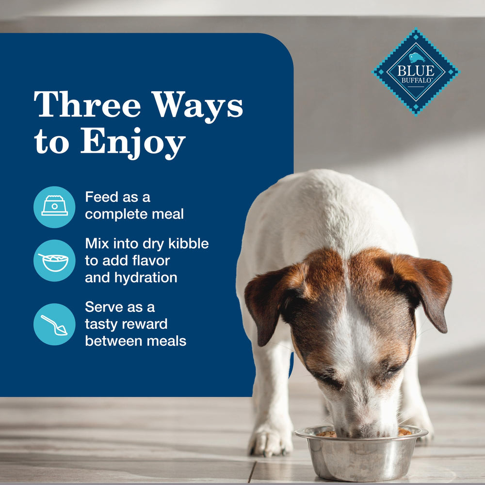 Blue Buffalo Homestyle Senior Wet Dog Food contains garden vegetables for balanced nutrition.