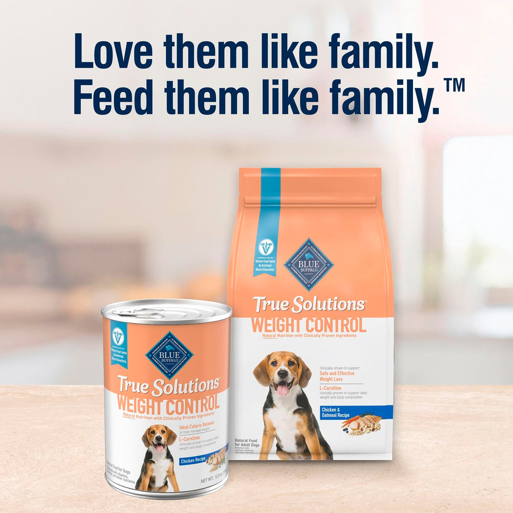 Label highlights natural ingredients and absence of poultry by-product meals.