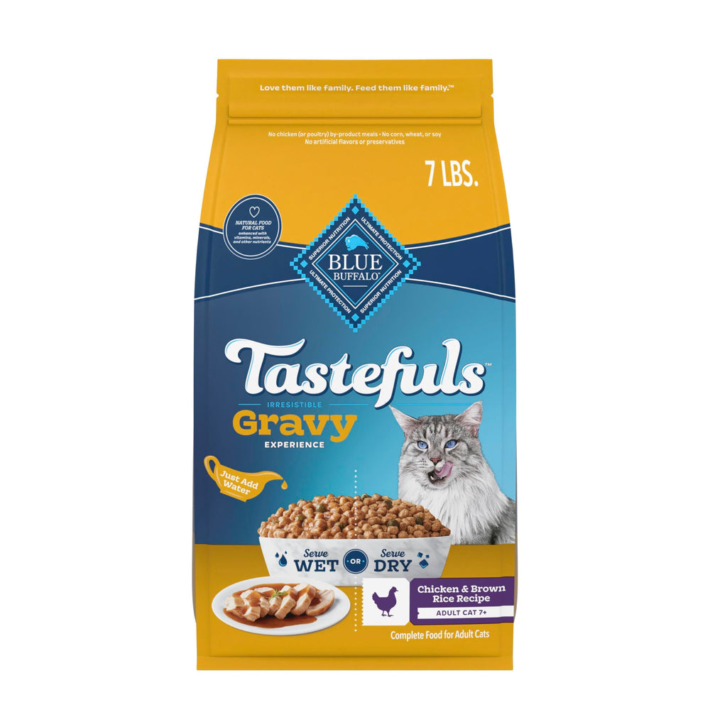 Blue Buffalo Tastefuls Gravy Experience dry kibble for adult cats with crunchy texture